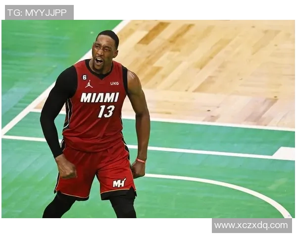 文班惊艳全场后场一条龙连控变向强突左手隔扣浓眉震撼全场